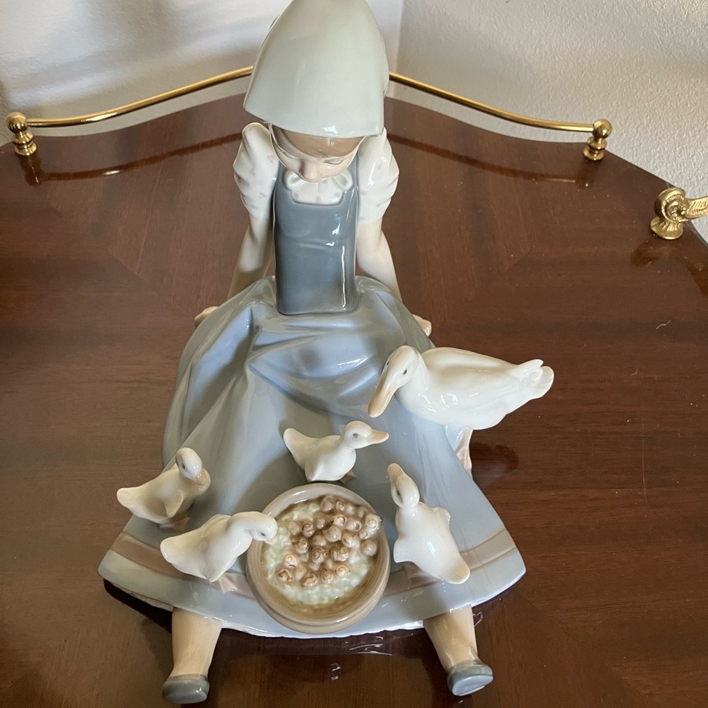‼️REDUCED ‼️🪿Rare Find Vintage Retired Llardo Figurine 🪿 - Picture 2 of 6